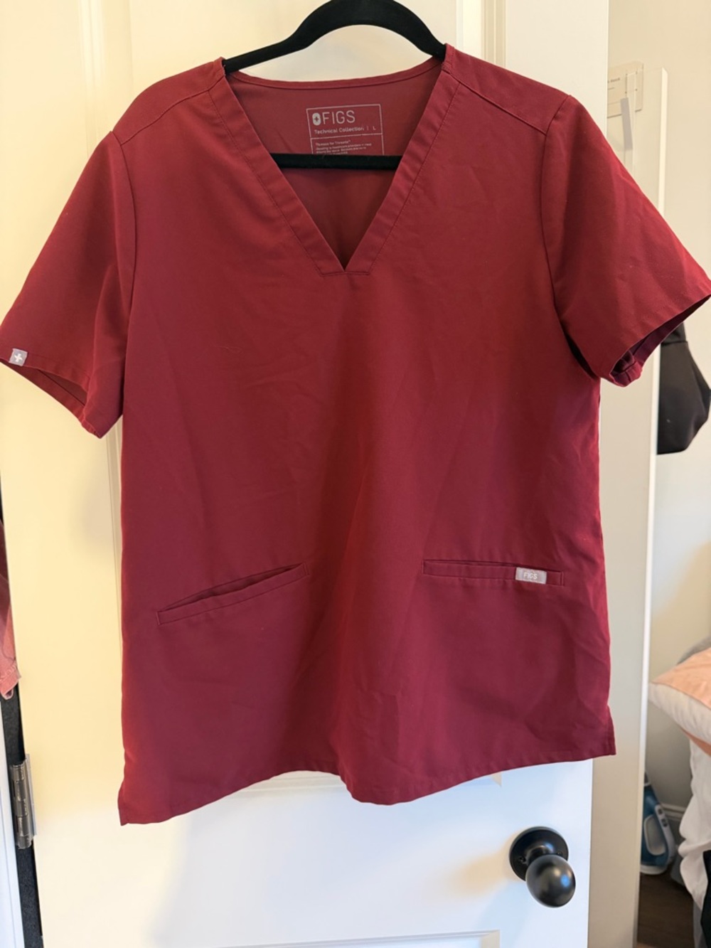 Figs Women's V-Neck Tunic Top And Jogger Pants in Burgundy